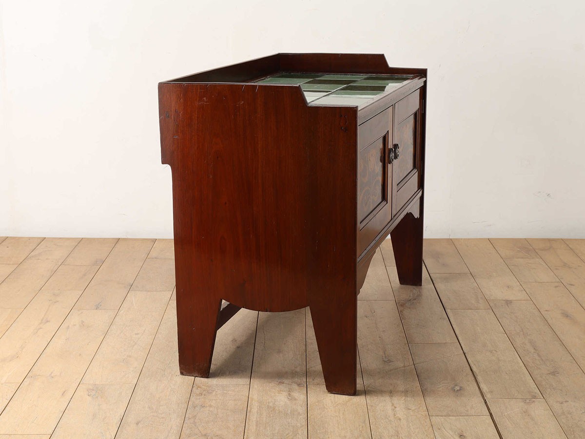 Lloyd's Antiques Real Antique
Art Nouveau Wash Stand / ロイズ・アンティークス 英国アンティーク家具
アールヌーヴォーウォッシュスタンド （収納家具 > キャビネット） 6