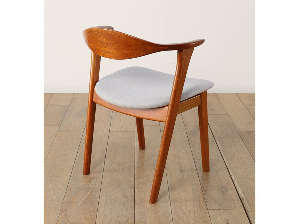 Lloyd's Antiques Real Antique
Erik Kirkegaard Armchair Model.48 / ロイズ・アンティークス デンマークアンティーク家具
エリック・キルケゴー アームチェア Model.48 （チェア・椅子 > ダイニングチェア） 4