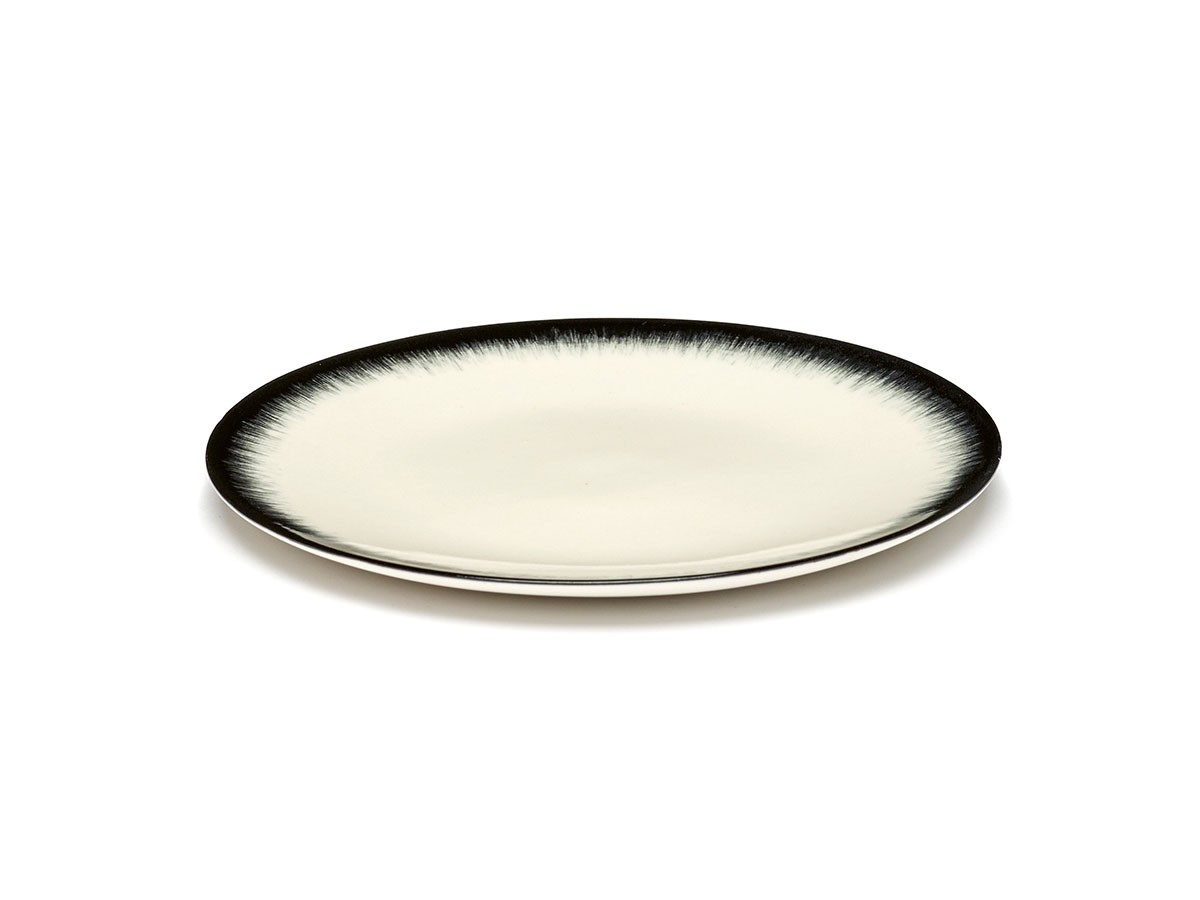 DE by ANN DEMEULEMEESTER
Plate 14cm White/Black Variation 3 / デー バイ アン・ドゥムルメステール
プレート 14cm ホワイト/ブラック バリエーション 3 （食器・テーブルウェア > 皿・プレート） 2