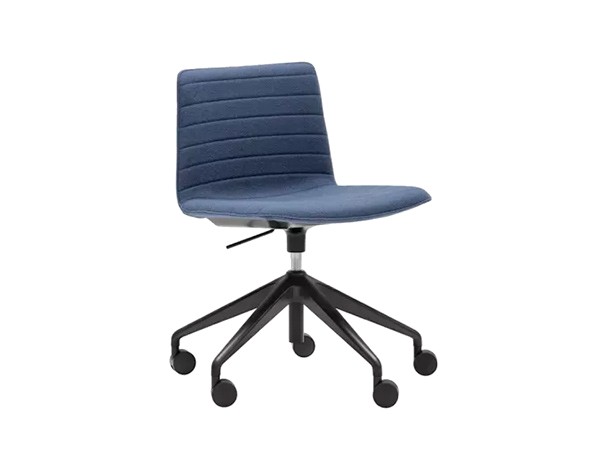 Andreu World Flex Chair
Fully Upholstered Shell / アンドリュー・ワールド フレックス チェア SI1310
キャスターベース エコサーモポリマー製（フルパッド） （チェア・椅子 > オフィスチェア・デスクチェア） 1