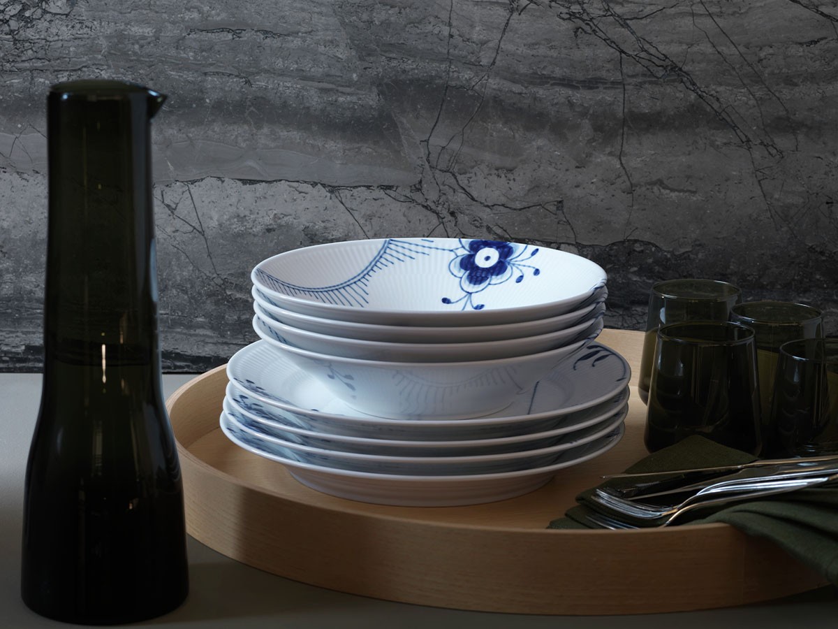 Royal Copenhagen Blue Fluted Mega Deep Plate 24 / ロイヤル コペンハーゲン ブルーフルーテッド メガ  ディーププレート 24cm - インテリア・家具通販【FLYMEe】