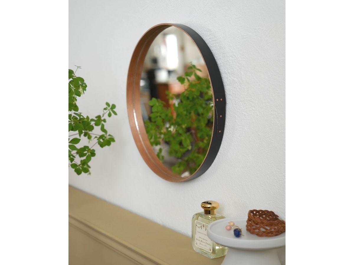 FLYMEe Vert&nbsp;Shaker Round Mirror