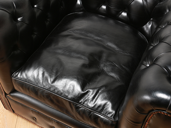 Reproduction Series
Chesterfield Chair 7