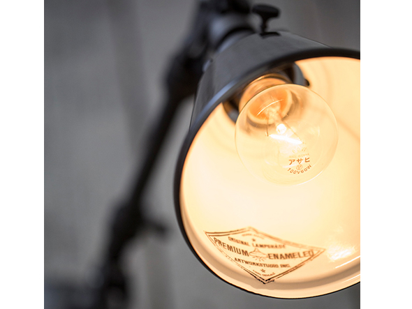 CUSTOM SERIES
Engineer Wall Lamp S × Mini Wave Enamel / カスタムシリーズ
エンジニアウォールランプS（ビンテージメタル） × ミニエナメル（ウェーブ） （ライト・照明 > ブラケットライト・壁掛け照明） 4