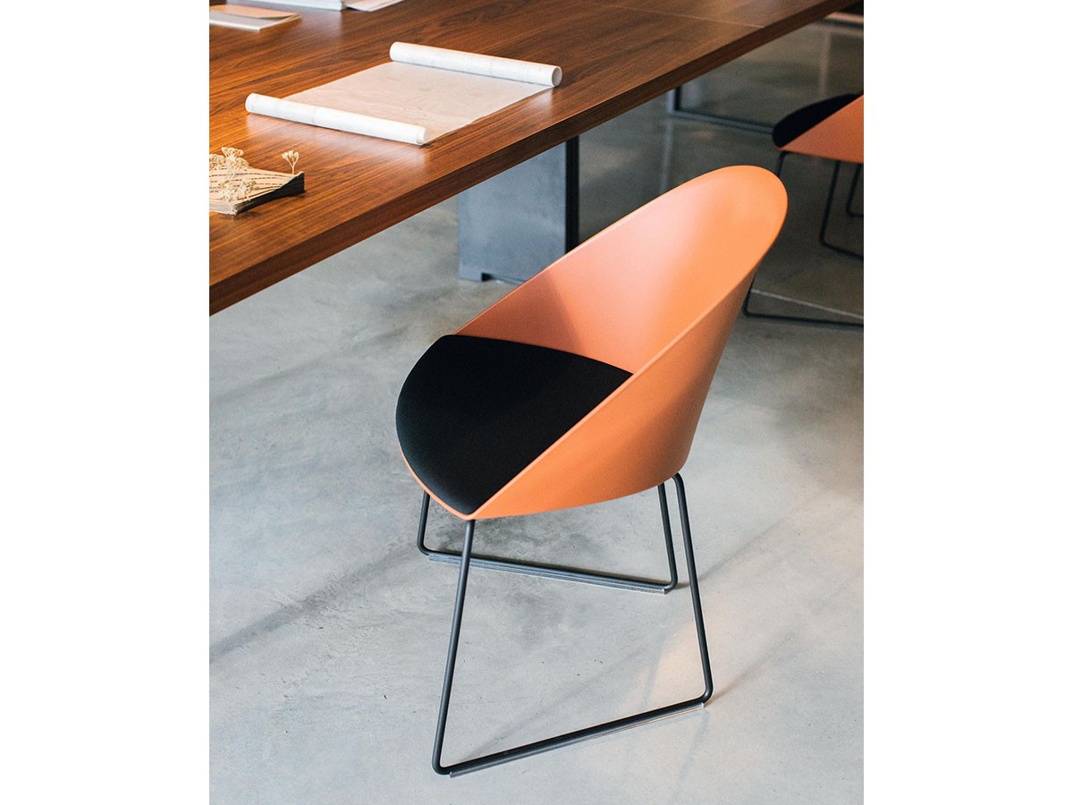 arper Cila Chair / アルペール シーラ アームレスチェア 座クッション付 スレッド脚 - インテリア・家具通販【FLYMEe】