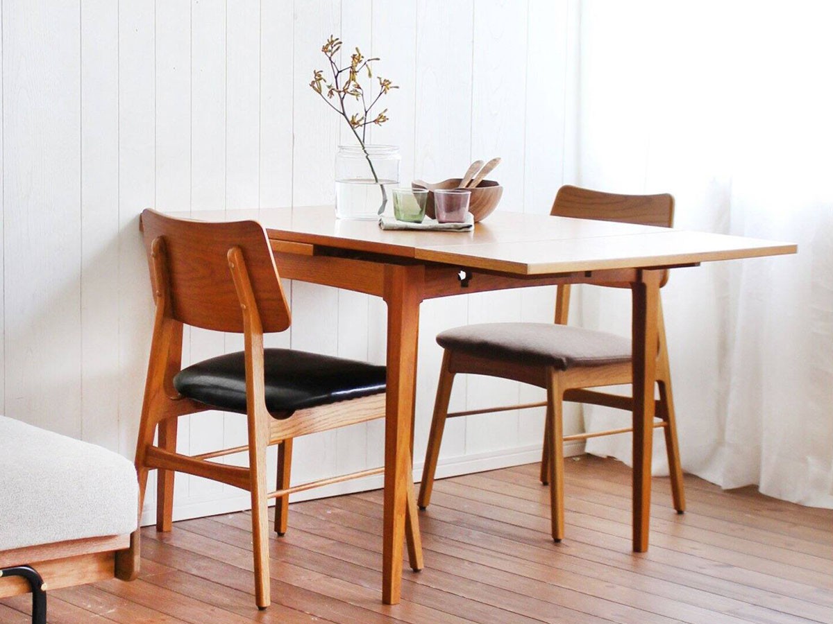 JOURNAL STANDARD FURNITURE HABITAT DINING TABLE