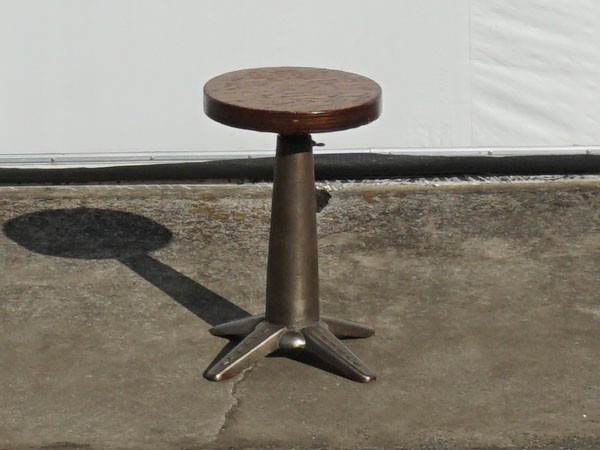 RE : Store Fixture UNITED ARROWS LTD. BELLOW Adjustable Stool / リ ストア フィクスチャー ユナイテッドアローズ ベロー 昇降スツール （チェア・椅子 > スツール） 2