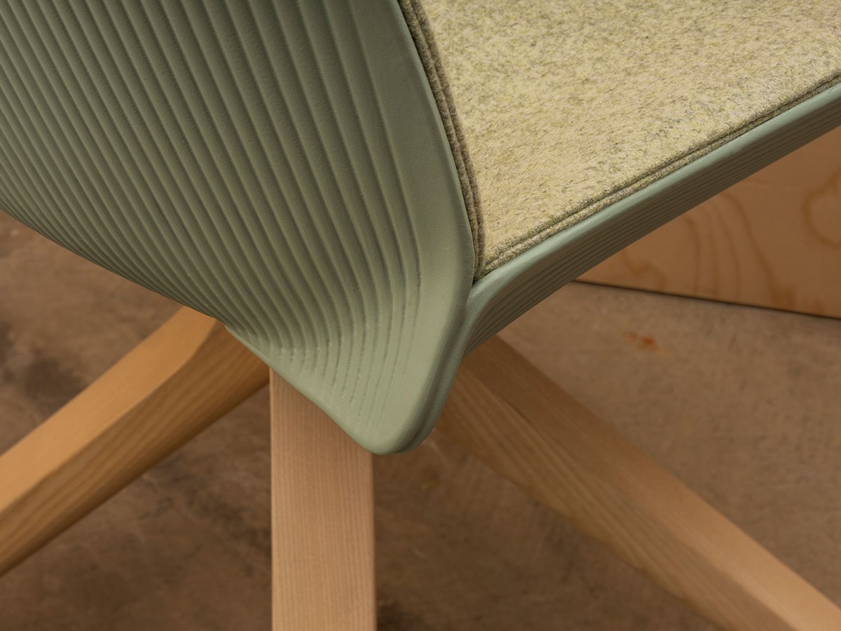 Andreu World Nuez Chair
Upholstered Shell Pad / アンドリュー・ワールド ヌエス SI2789
チェア 回転式木脚（シェルパッド） （チェア・椅子 > ダイニングチェア） 3
