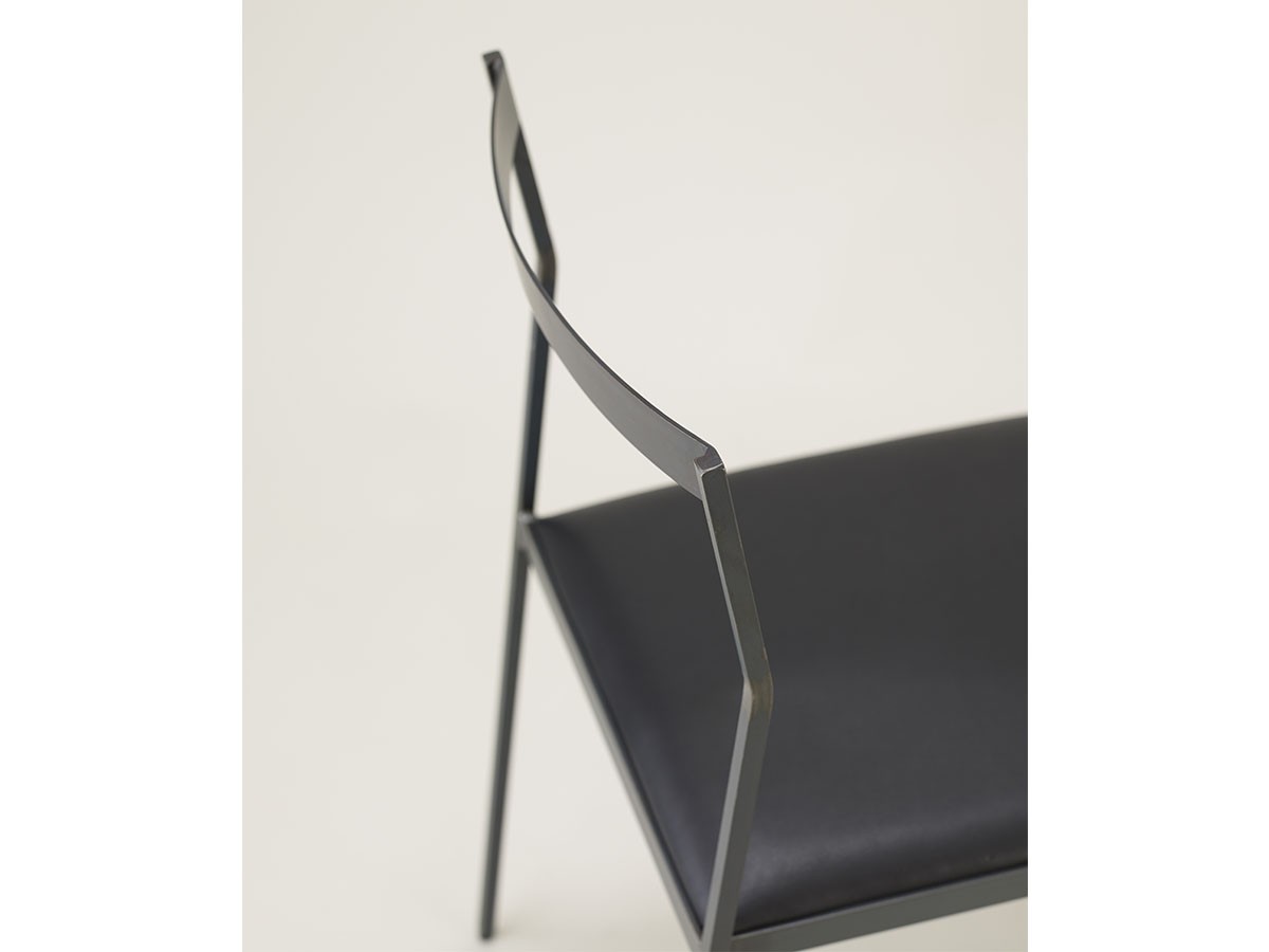 杉山製作所 KUROTETSU
SHIN STACKING CHAIR / すぎやませいさくしょ クロテツ
シン スタッキングチェア （チェア・椅子 > ダイニングチェア） 9