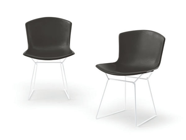 Bertoia Collection
Plastic Side Chair 22