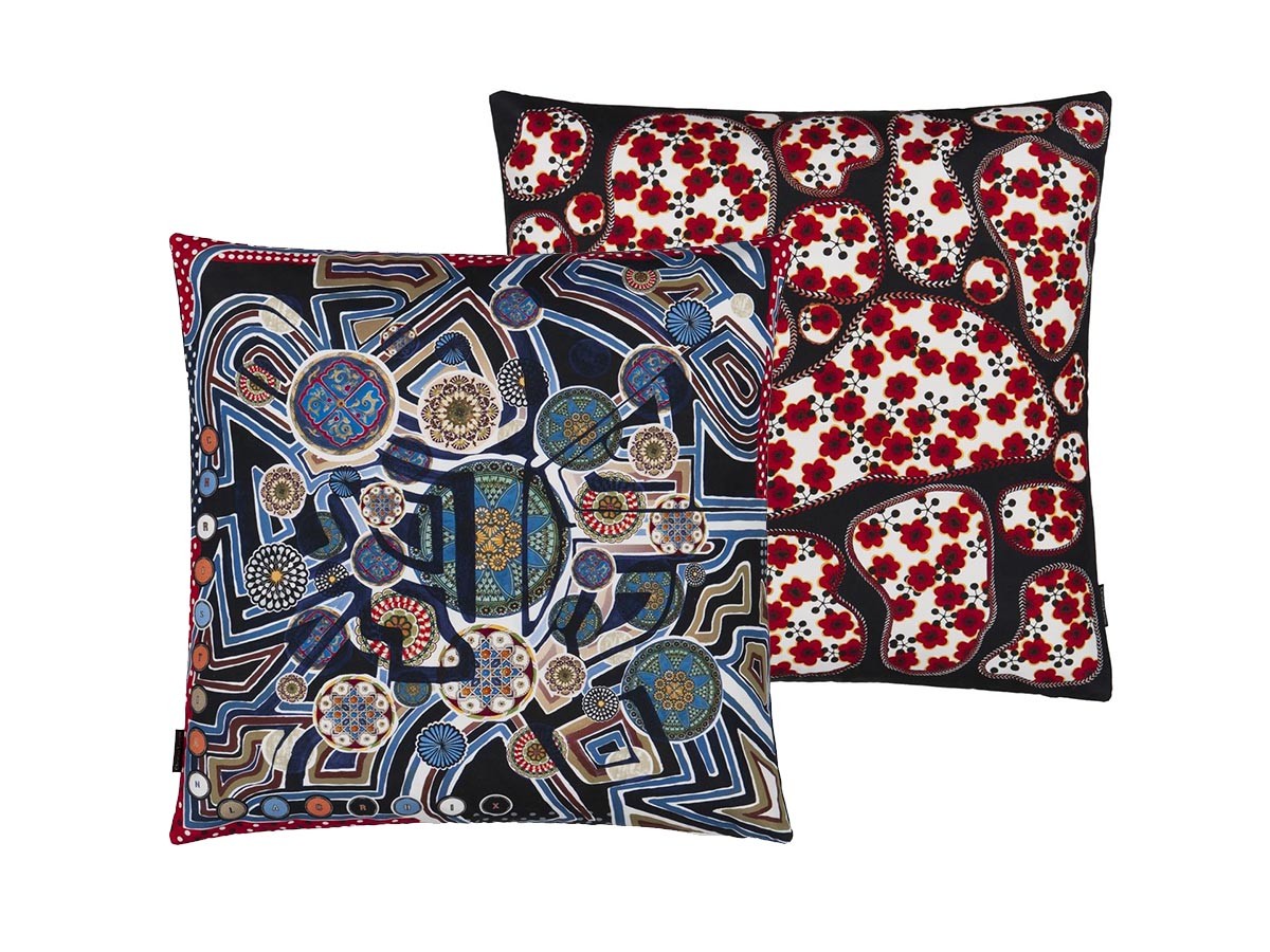 DESIGNERS GUILD Christian Lacroix
Omnitribe Azur Cushion