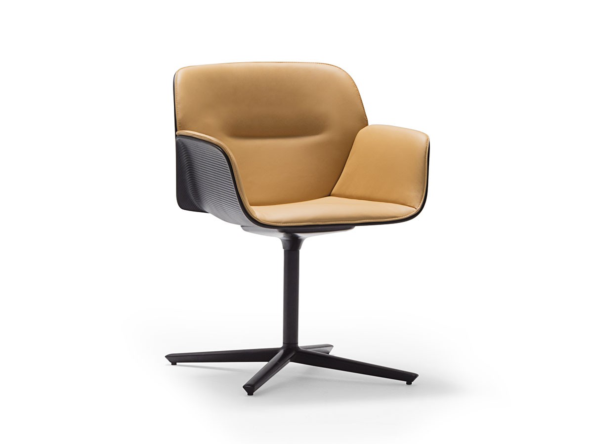 Andreu World Nuez Armchair
Upholstered Shell Pad