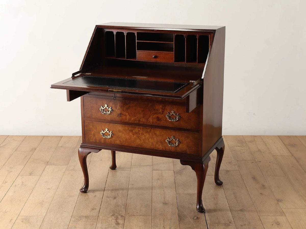 Lloyd's Antiques Real Antique 
WARING & GILLOW Bureau / ロイズ・アンティークス 英国アンティーク家具
ウェアリング アンド ギロー ビューロー （デスク・机 > デスク・パソコンデスク・袖机） 2