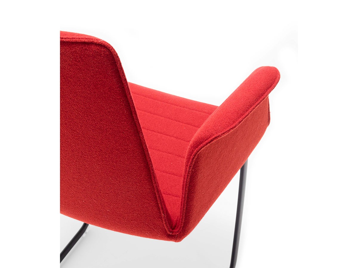 Andreu World Flex Armchair
Fully Upholstered Shell / アンドリュー・ワールド フレックス アームチェア SO1661
キャスターベース アルミニウム製（フルパッド） （チェア・椅子 > オフィスチェア・デスクチェア） 6