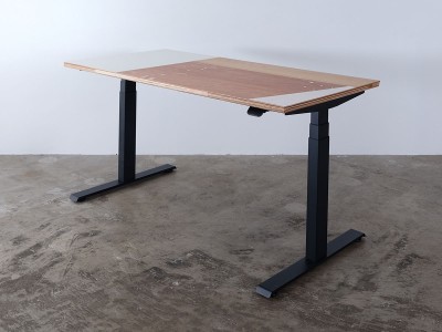 BORDERLESS FeEL / ボーダレス フィール 電動昇降デスク（バッカー天板