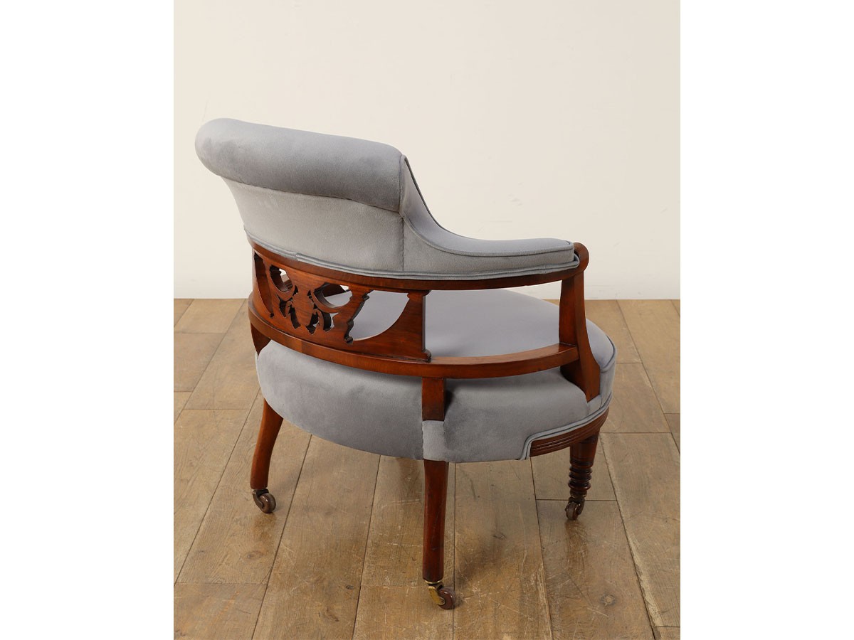 Lloyd's Antiques Real Antique
Edwardian Salon Chair / ロイズ・アンティークス 英国アンティーク家具
エドウォーディアンサロンチェア （チェア・椅子 > 座椅子・ローチェア） 5