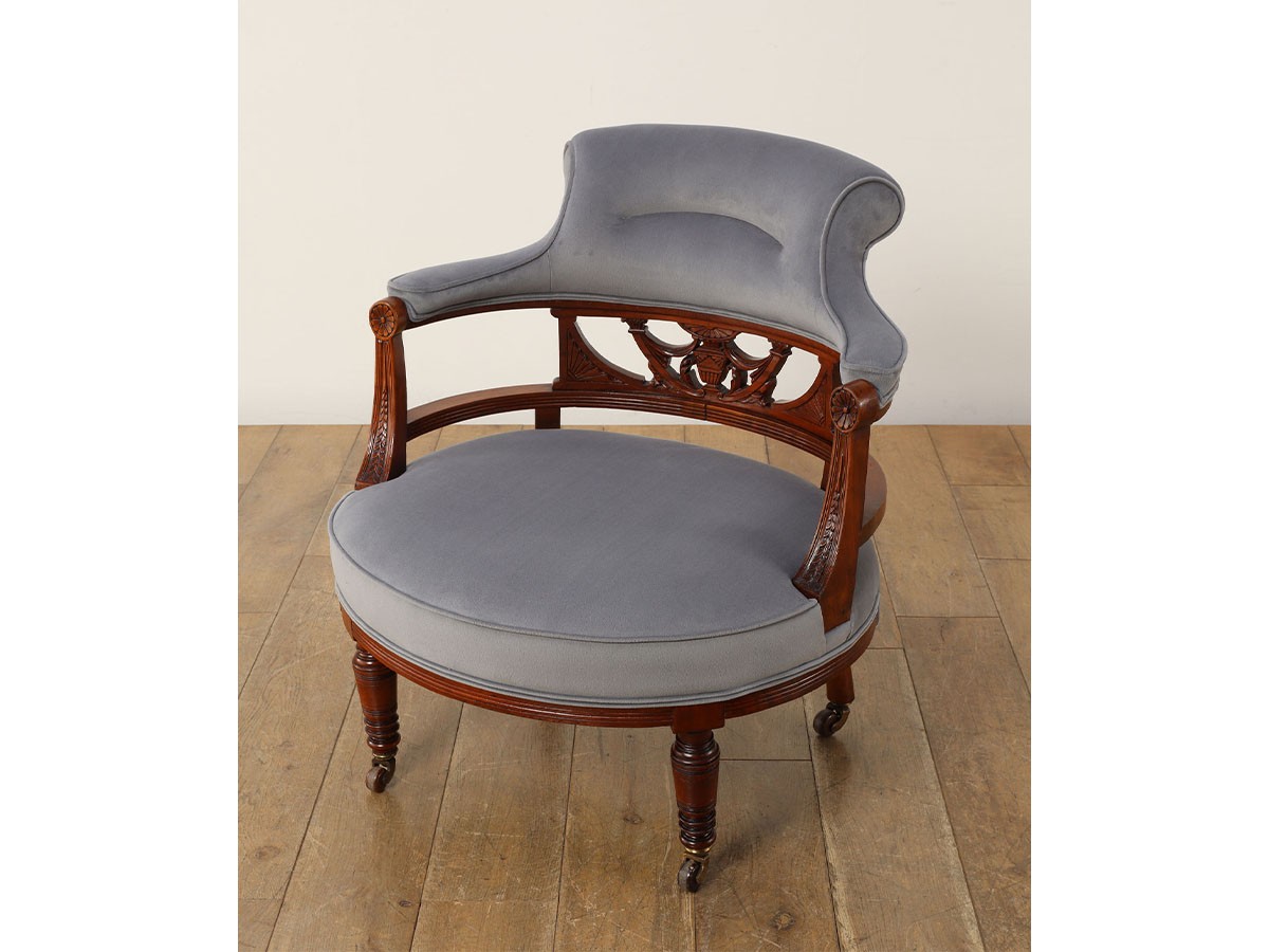 Lloyd's Antiques Real Antique
Edwardian Salon Chair / ロイズ・アンティークス 英国アンティーク家具
エドウォーディアンサロンチェア （チェア・椅子 > 座椅子・ローチェア） 8
