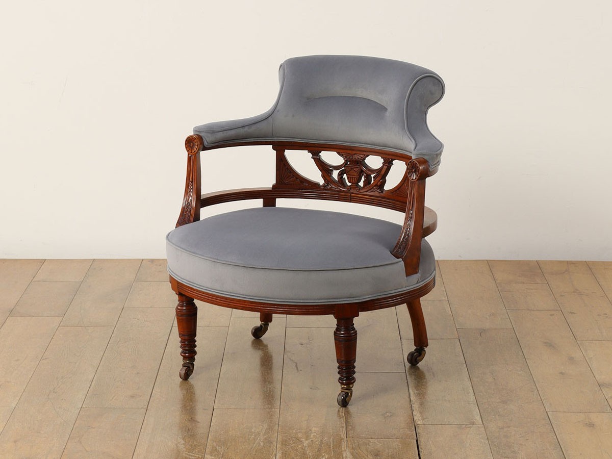 Lloyd's Antiques Real Antique
Edwardian Salon Chair / ロイズ・アンティークス 英国アンティーク家具
エドウォーディアンサロンチェア （チェア・椅子 > 座椅子・ローチェア） 2