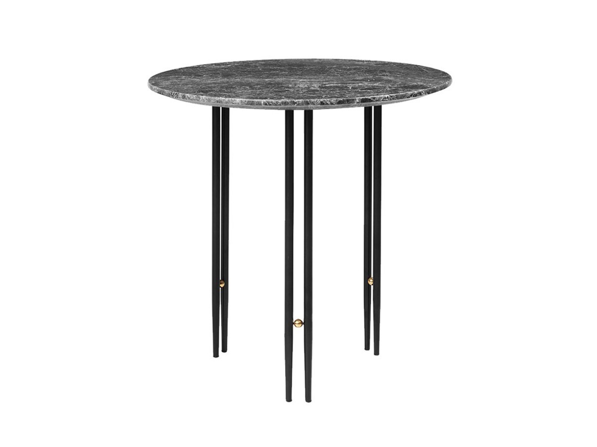 GUBI IOI Side Table / グビ アイオーアイ サイドテーブル Φ500（ブラックセミマットベース × ブラス球） （テーブル > サイドテーブル） 1