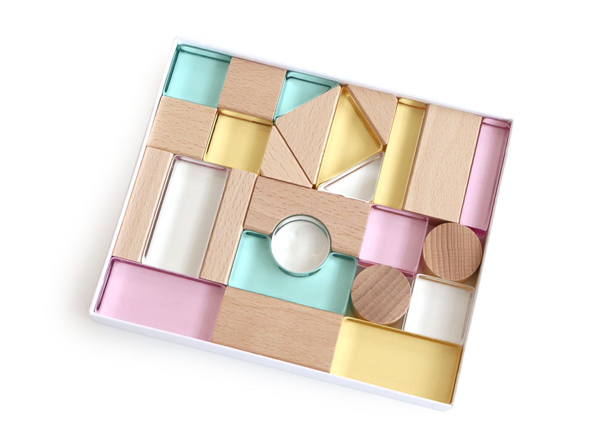 Lumiere Cubes Feerie / ルミエール キューブ フェリ
アクリル＆木の積み木 26ピース （キッズ家具・ベビー用品 > おもちゃ・玩具） 2