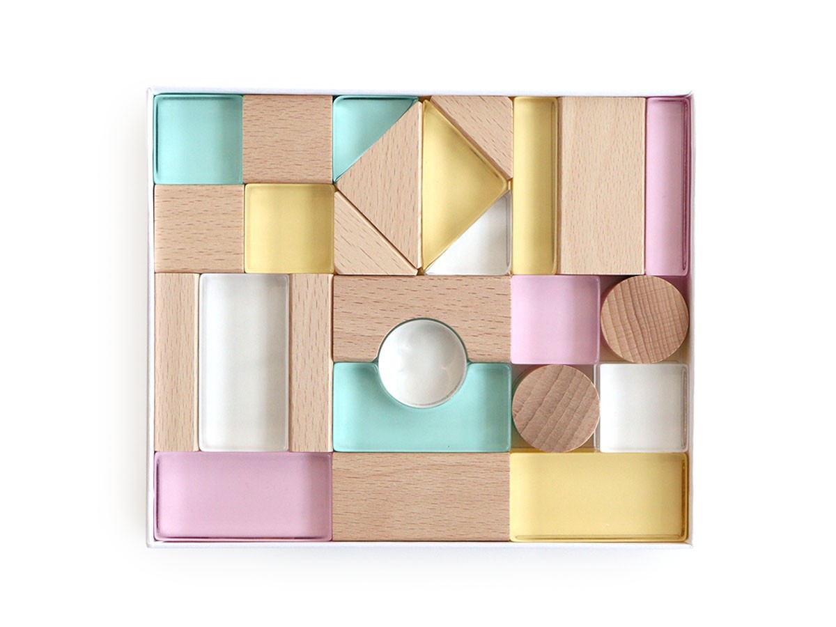 Lumiere Cubes Feerie / ルミエール キューブ フェリ
アクリル＆木の積み木 26ピース （キッズ家具・ベビー用品 > おもちゃ・玩具） 1