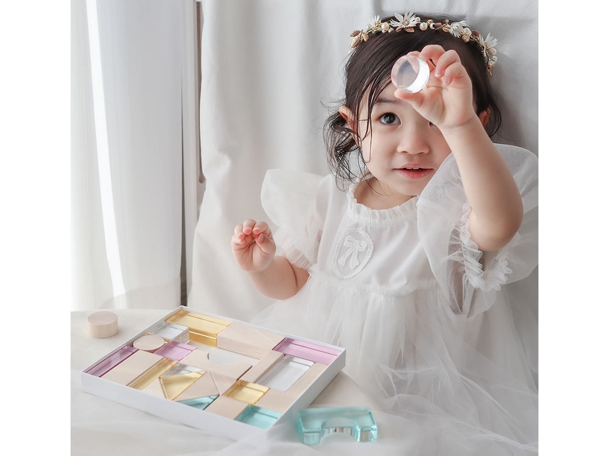 Lumiere Cubes Feerie / ルミエール キューブ フェリ
アクリル＆木の積み木 26ピース （キッズ家具・ベビー用品 > おもちゃ・玩具） 5