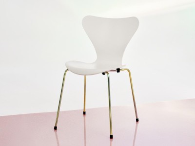 FRITZ HANSEN Right Now Delivery SERIES 7 7:14 AM COLOUR EDITION
