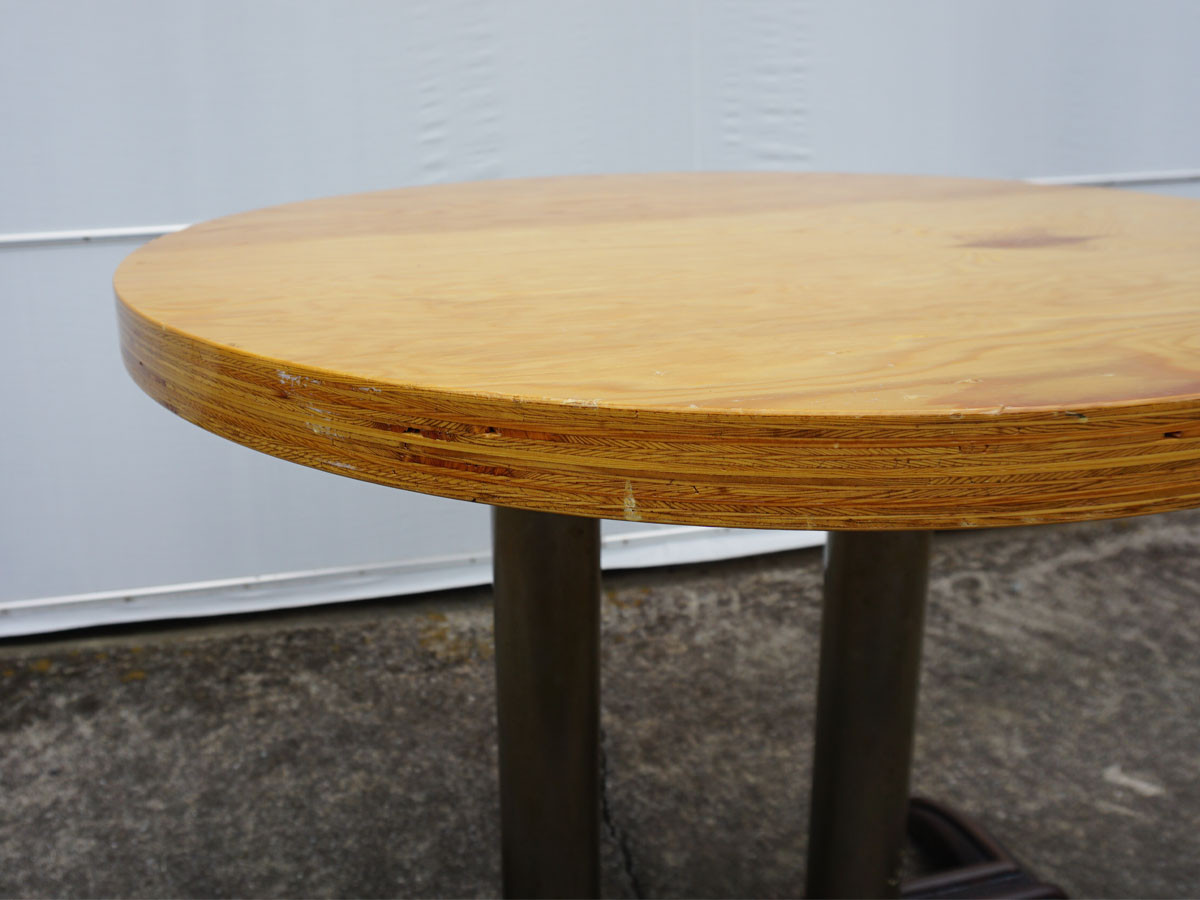 90 Round Plywood Top Table 6