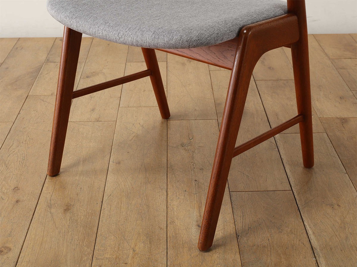 Lloyd's Antiques Real Antique Kai Kristiansen Nail Chair Model.32