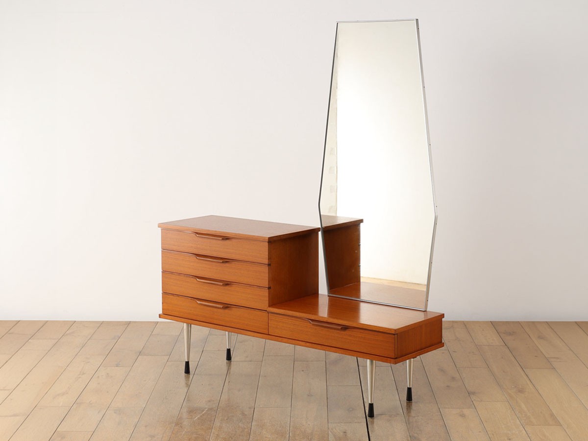 Real Antique 
Dressing Table