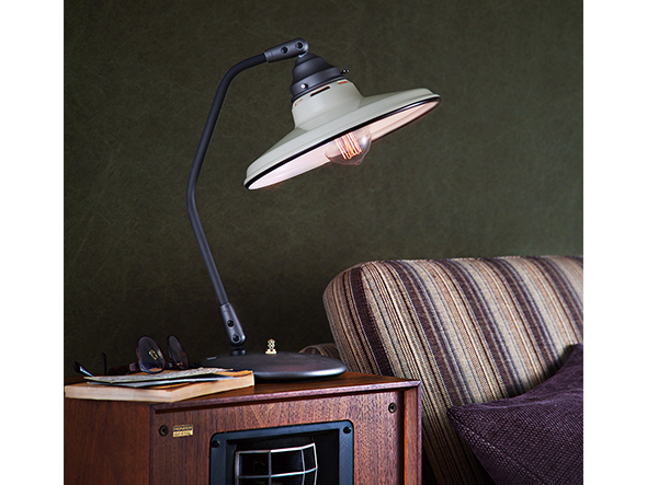 CUSTOM SERIES
Classic Desk Lamp × Petit Steel / カスタムシリーズ
クラシックデスクランプ × スチール（プチ） （ライト・照明 > デスクライト） 6