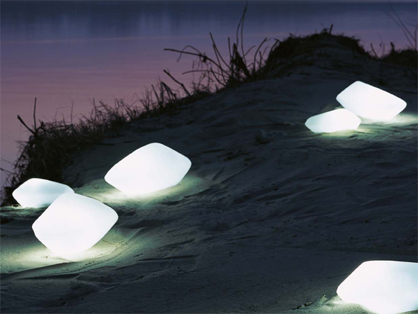 Oluce Stones / オルーチェ ストーン （ライト・照明 > ガーデンライト・屋外照明） 2