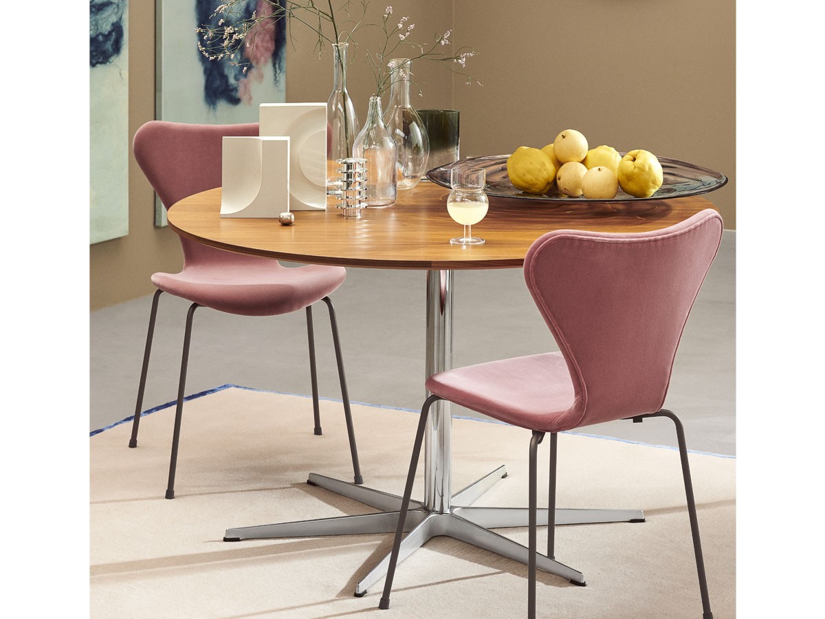 FRITZ HANSEN TABLE SERIES
CIRCULAR / フリッツ・ハンセン テーブルシリーズ
円形テーブル 6スターベース A825 / A826 （テーブル > ダイニングテーブル） 24