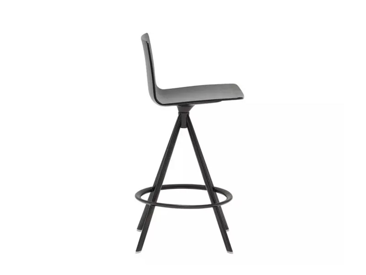 Andreu World Flex Chair
Counter Stool 45
Thermo-polymer Shell / アンドリュー・ワールド フレックス チェア BQ1335
カウンタースツール 45 回転スチール脚（サーモポリマーシェル） （チェア・椅子 > カウンターチェア・バーチェア） 3
