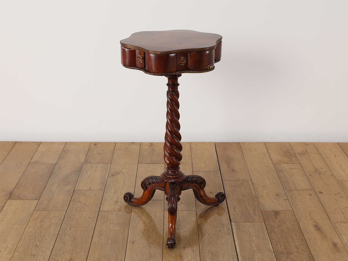 Lloyd's Antiques Real Antique
Jewelry Trinket Table / ロイズ・アンティークス 英国アンティーク家具
ジュエリートリンケットテーブル （テーブル > サイドテーブル） 4