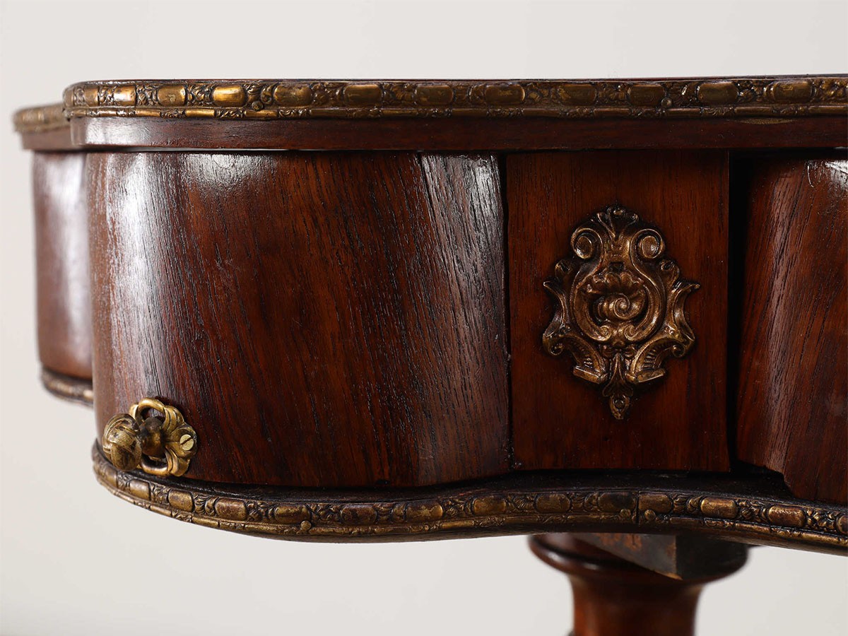 Lloyd's Antiques Real Antique
Jewelry Trinket Table / ロイズ・アンティークス 英国アンティーク家具
ジュエリートリンケットテーブル （テーブル > サイドテーブル） 10