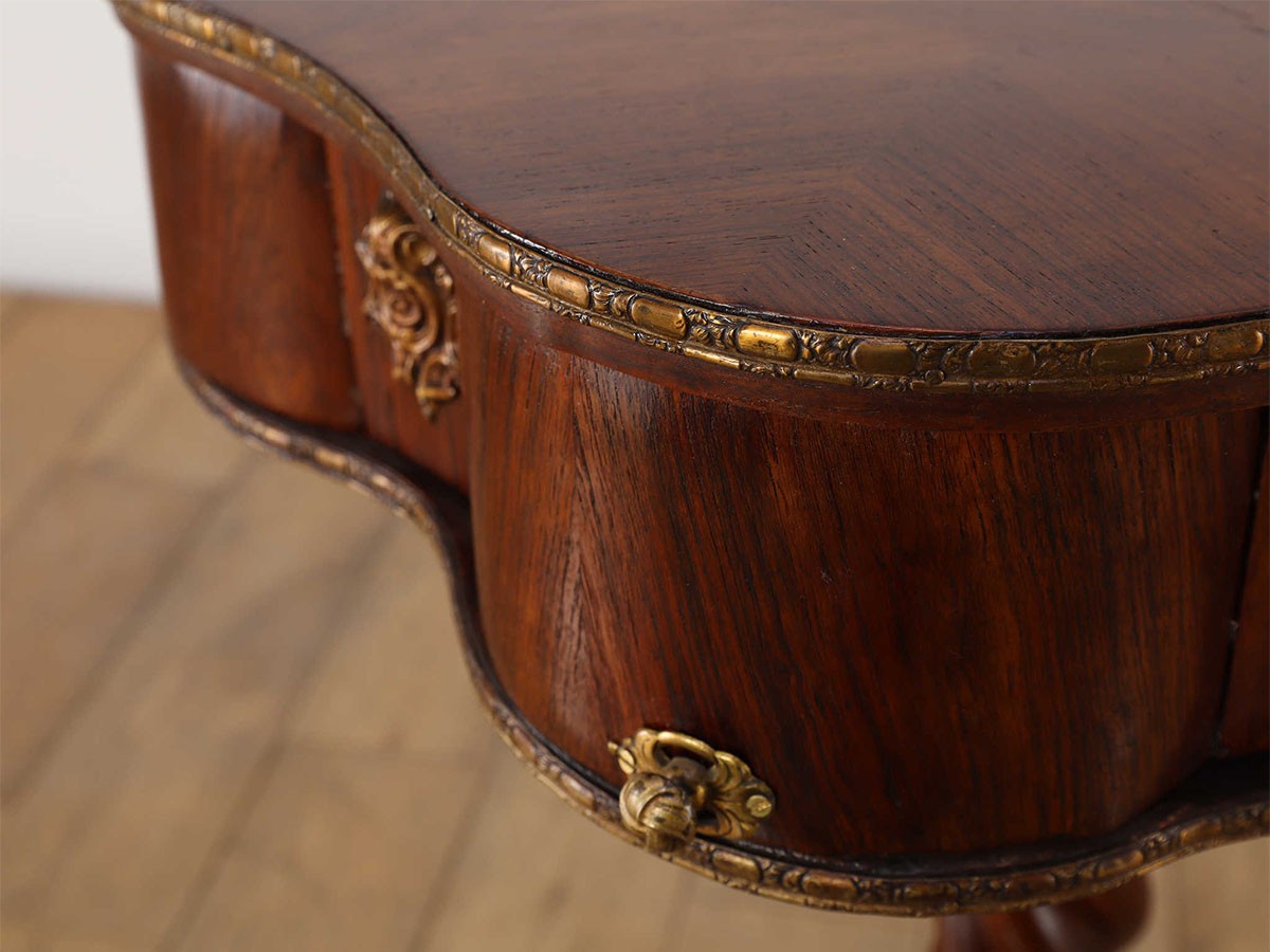 Lloyd's Antiques Real Antique
Jewelry Trinket Table / ロイズ・アンティークス 英国アンティーク家具
ジュエリートリンケットテーブル （テーブル > サイドテーブル） 11