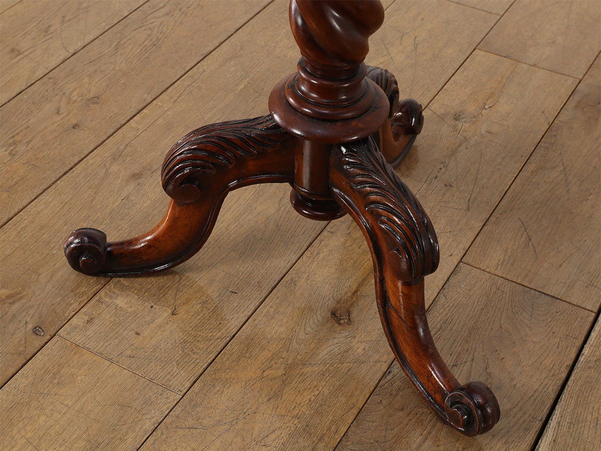 Lloyd's Antiques Real Antique
Jewelry Trinket Table / ロイズ・アンティークス 英国アンティーク家具
ジュエリートリンケットテーブル （テーブル > サイドテーブル） 18