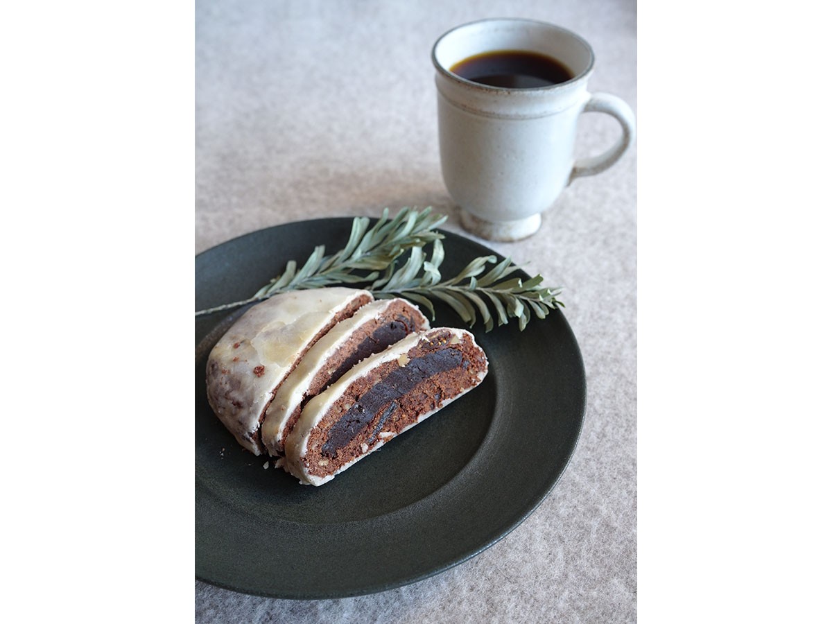 MISHIM POTTERY CREATION calm rim plate M / ミシンポタリークリエイション カーム リムプレート M（ネロ） （食器・テーブルウェア > 皿・プレート） 10