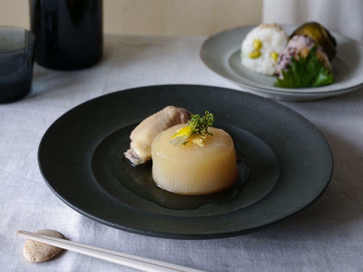 MISHIM POTTERY CREATION calm rim plate M / ミシンポタリークリエイション カーム リムプレート M（ネロ） （食器・テーブルウェア > 皿・プレート） 6