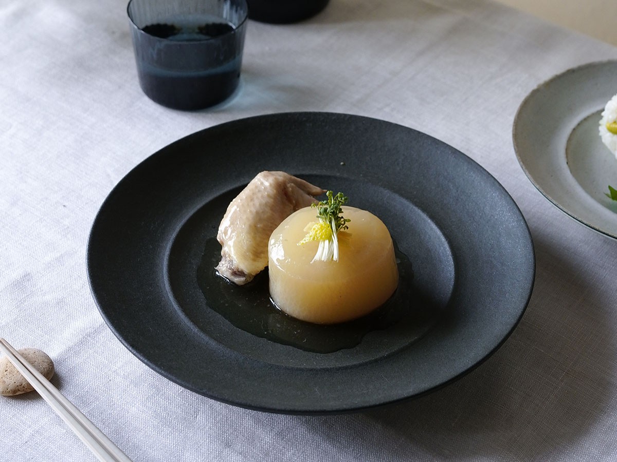 MISHIM POTTERY CREATION calm rim plate M / ミシンポタリークリエイション カーム リムプレート M（ネロ） （食器・テーブルウェア > 皿・プレート） 5