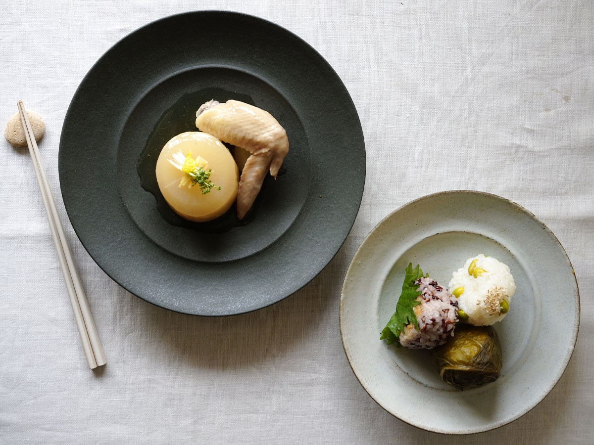 MISHIM POTTERY CREATION calm rim plate M / ミシンポタリークリエイション カーム リムプレート M（ネロ） （食器・テーブルウェア > 皿・プレート） 3