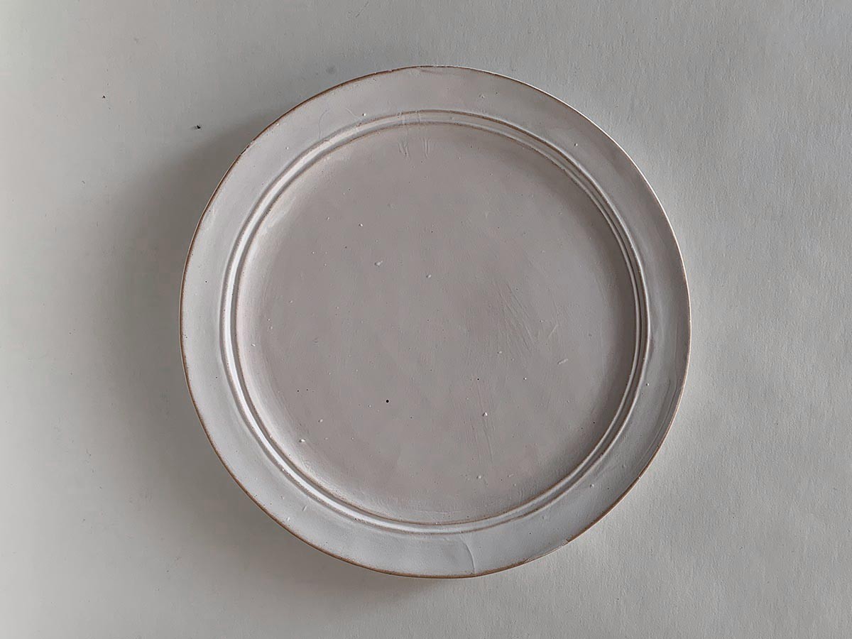 MISHIM POTTERY CREATION StiLL round plate S + stand / ミシンポタリークリエイション スティル ラウンドプレート S + スタンド（胡粉） （食器・テーブルウェア > 皿・プレート） 14