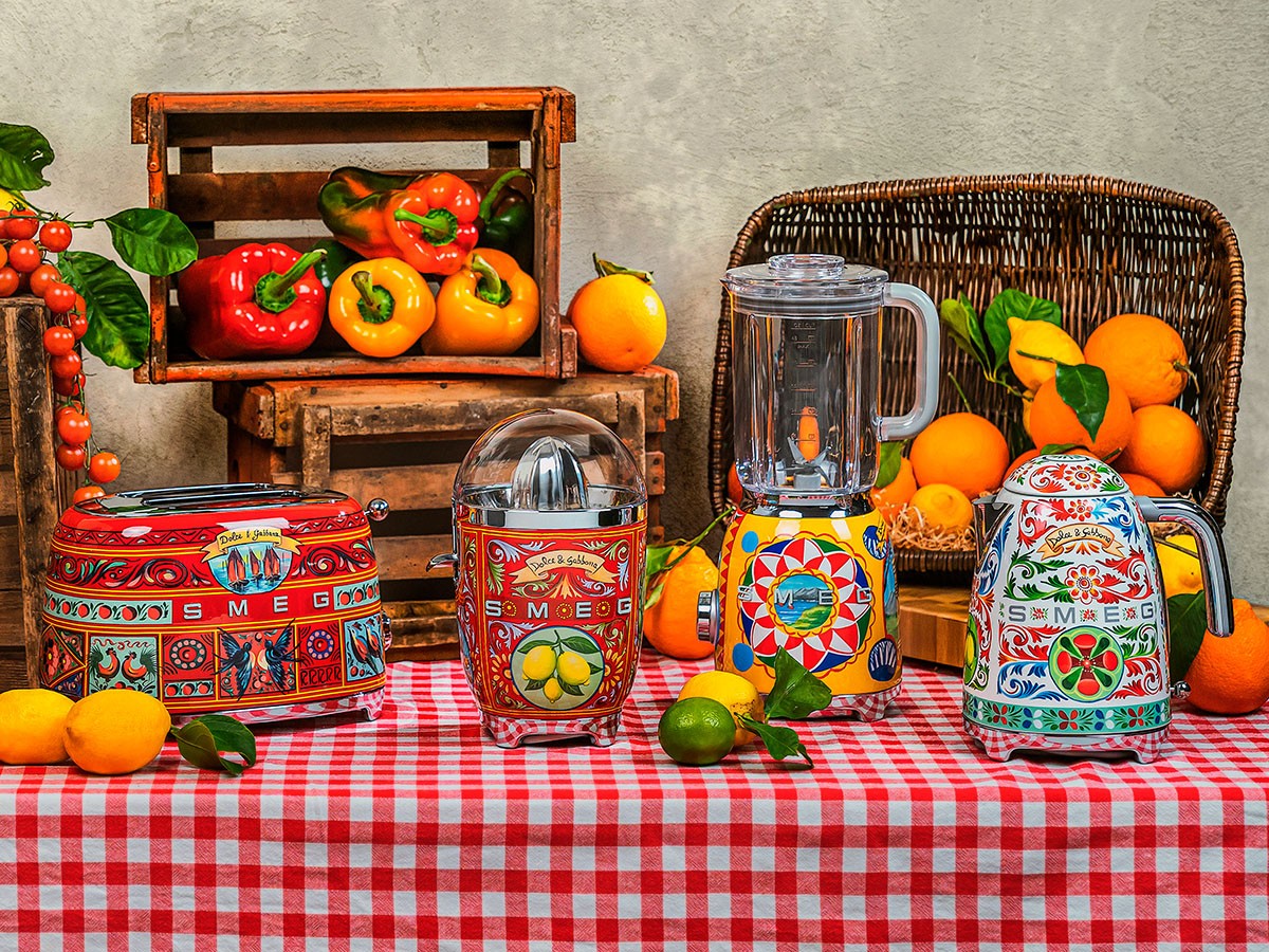 SMEG Sicily is my love
DOLCE&GABBANA Blender / スメッグ シチリア イズ マイ ラブ
ドルチェ&ガッバーナ ブレンダー （キッチン家電・キッチン用品 > キッチン家電） 4