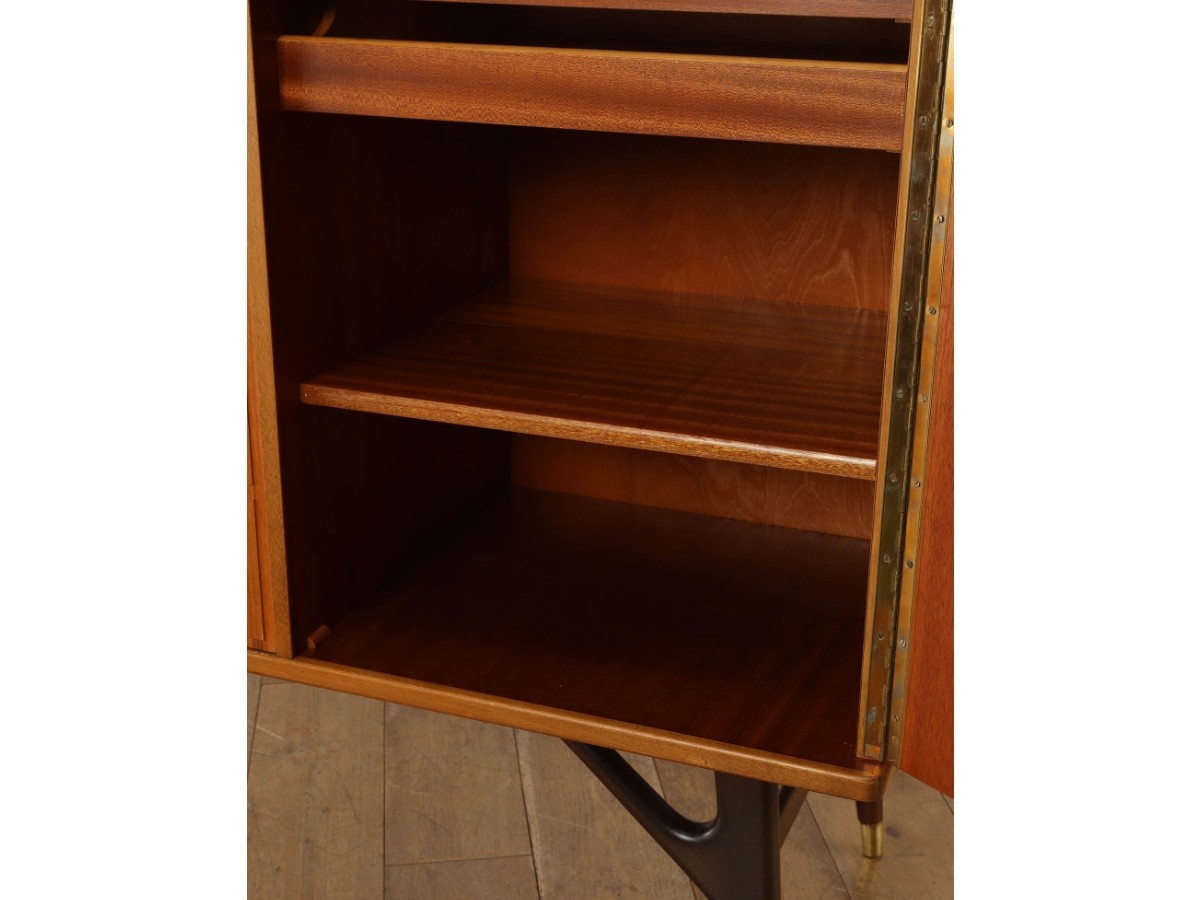 Lloyd's Antiques Real Antiques
Ab Tabergs Mobler Sideboard / ロイズ・アンティークス スウェーデンアンティーク家具
アーベー ターベリィズ モブラー サイドボード （収納家具 > サイドボード・リビングボード） 17