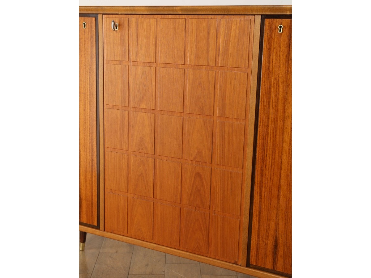 Lloyd's Antiques Real Antiques
Ab Tabergs Mobler Sideboard / ロイズ・アンティークス スウェーデンアンティーク家具
アーベー ターベリィズ モブラー サイドボード （収納家具 > サイドボード・リビングボード） 13