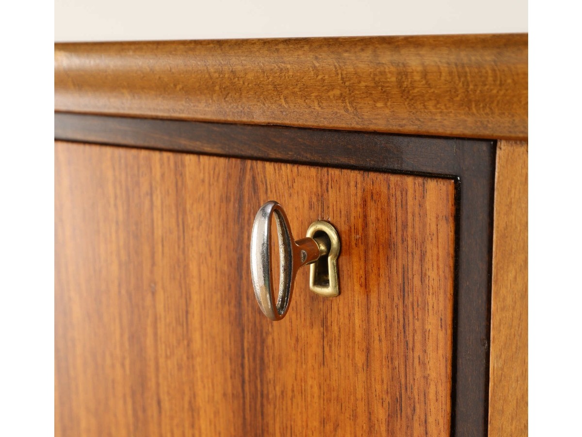 Lloyd's Antiques Real Antiques
Ab Tabergs Mobler Sideboard / ロイズ・アンティークス スウェーデンアンティーク家具
アーベー ターベリィズ モブラー サイドボード （収納家具 > サイドボード・リビングボード） 22