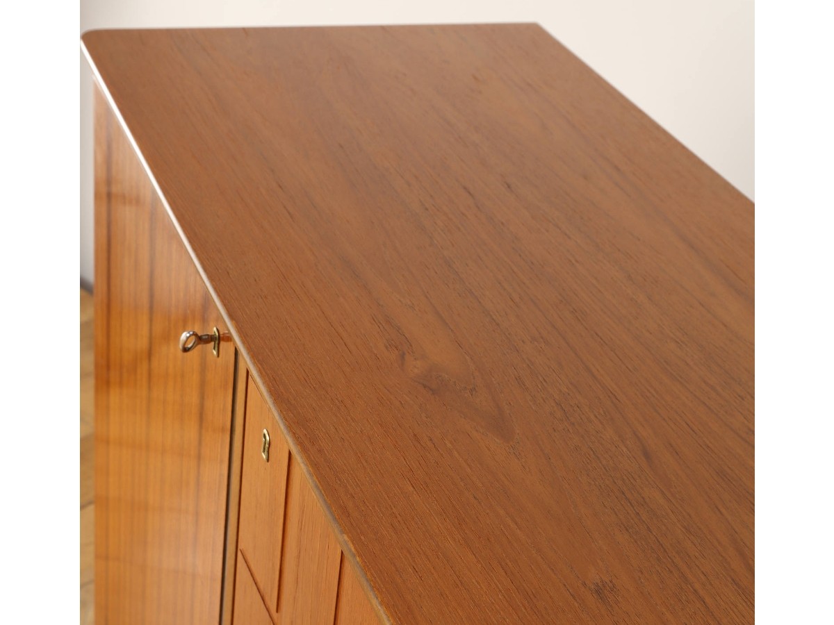 Lloyd's Antiques Real Antiques
Ab Tabergs Mobler Sideboard / ロイズ・アンティークス スウェーデンアンティーク家具
アーベー ターベリィズ モブラー サイドボード （収納家具 > サイドボード・リビングボード） 5