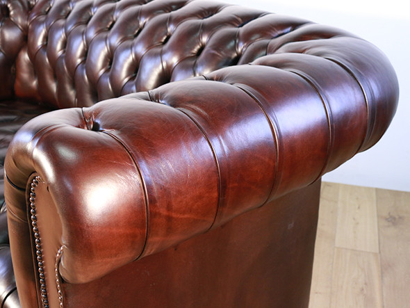 Reproduction Series
Chesterfield Sofa 2P Buttan Seat 10