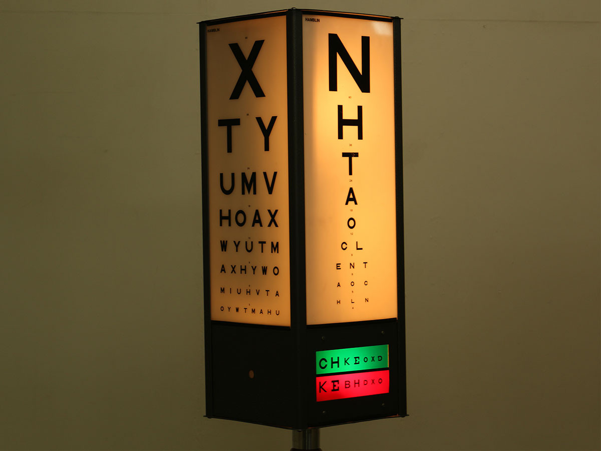 Lloyd's Antiques Real Antique
British Eye Test Lamp / ロイズ・アンティークス 英国アンティーク家具
ブリティッシュ アイテストランプ （ライト・照明 > 照明その他） 8